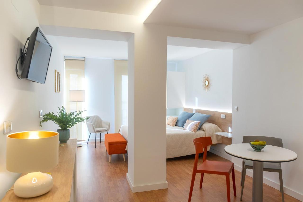 Apartamentos Turisticos Torres De Santiago 우베다 외부 사진