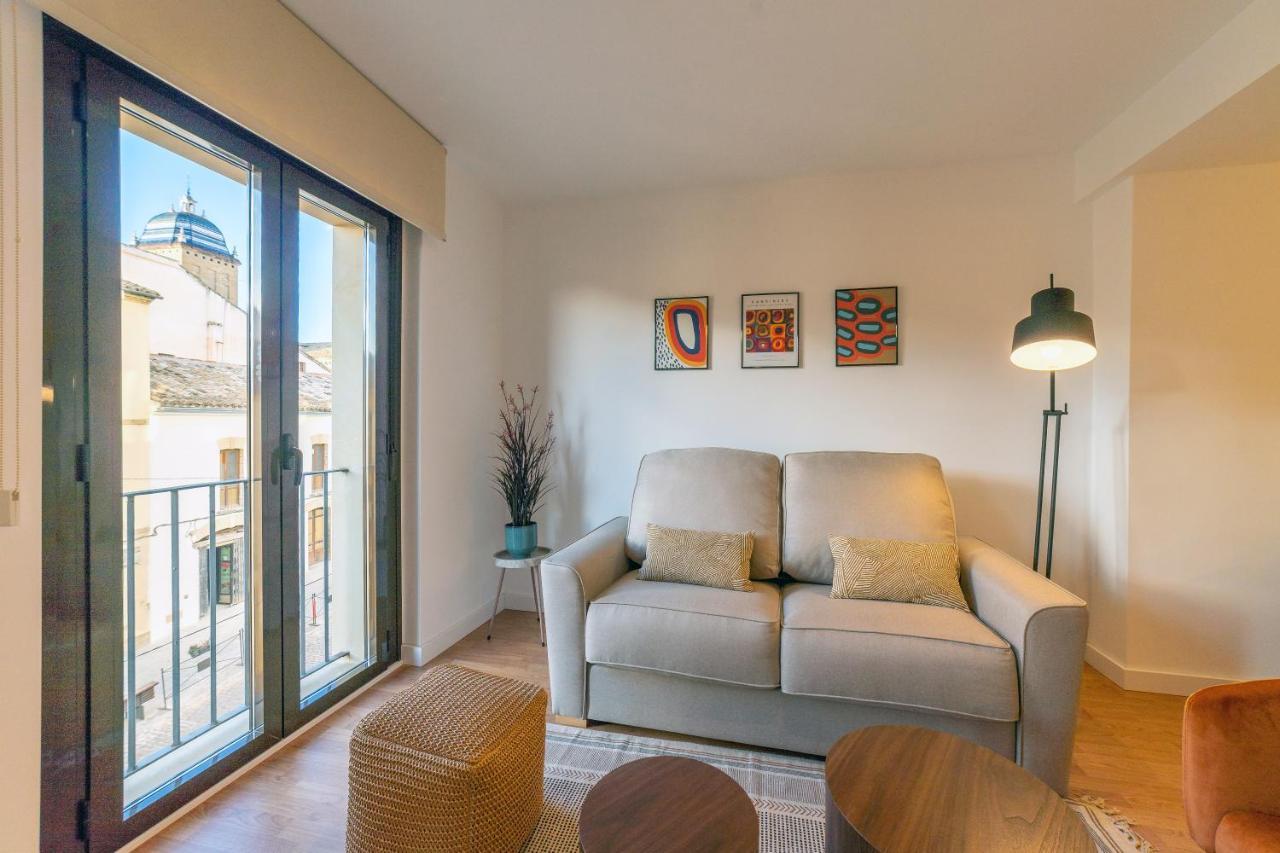 Apartamentos Turisticos Torres De Santiago 우베다 외부 사진